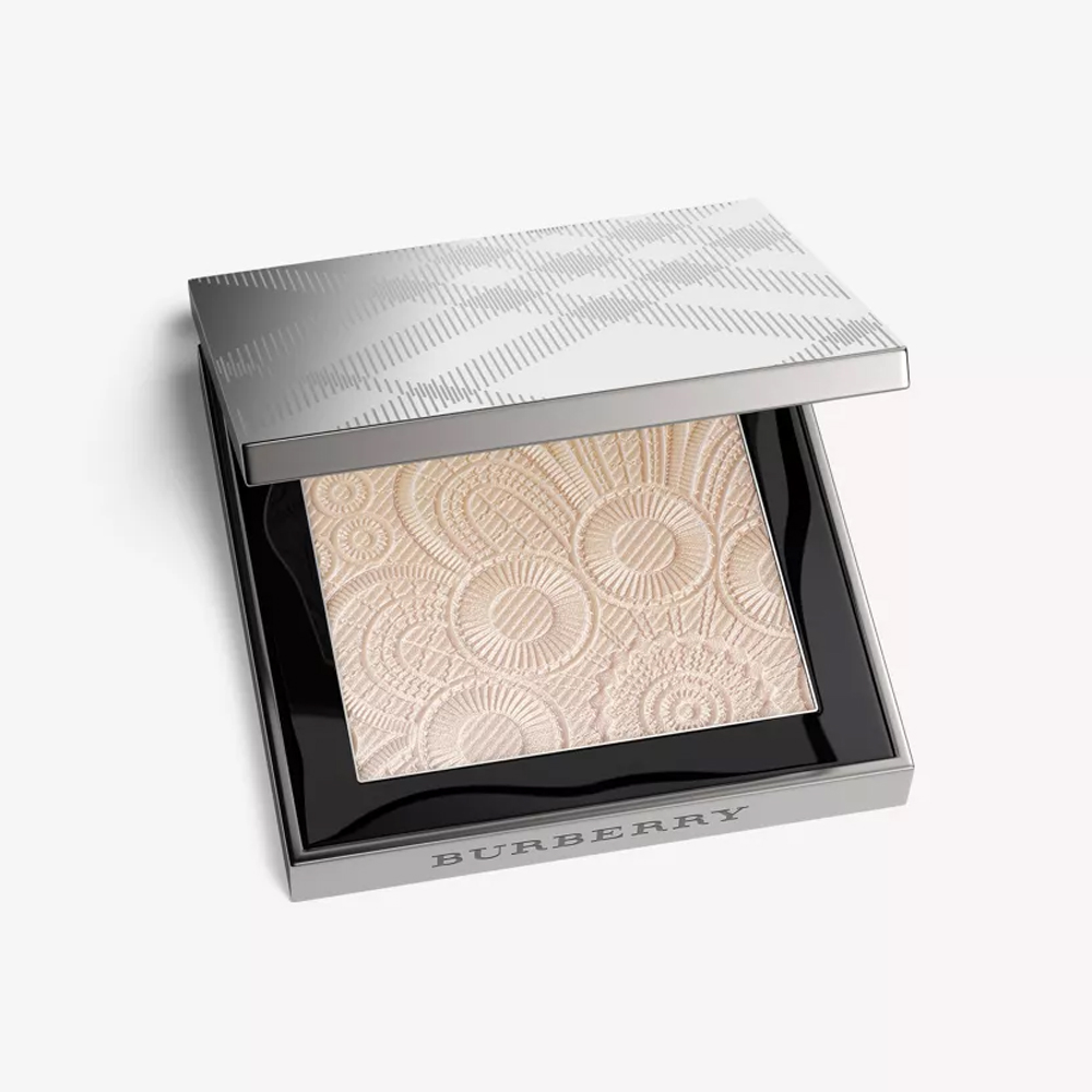 Burberry Fresh Glow Highlighter – Nude Gold 